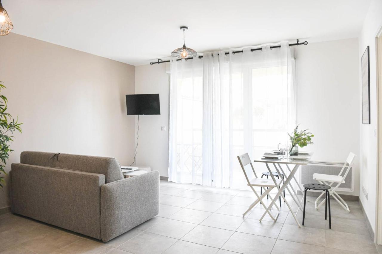 Appart Avec Terrasse Et Parking A 2 Min Du Metro Marseille Eksteriør billede